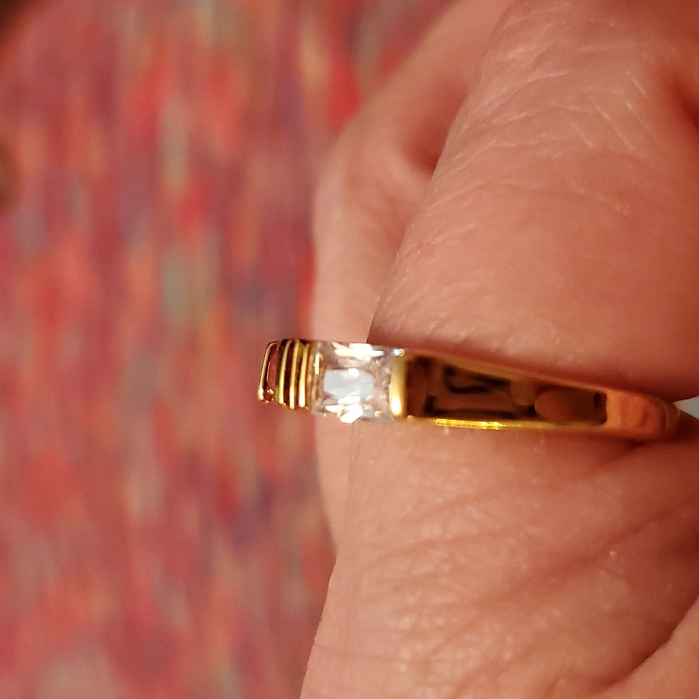Ring - Picture 3 of 6